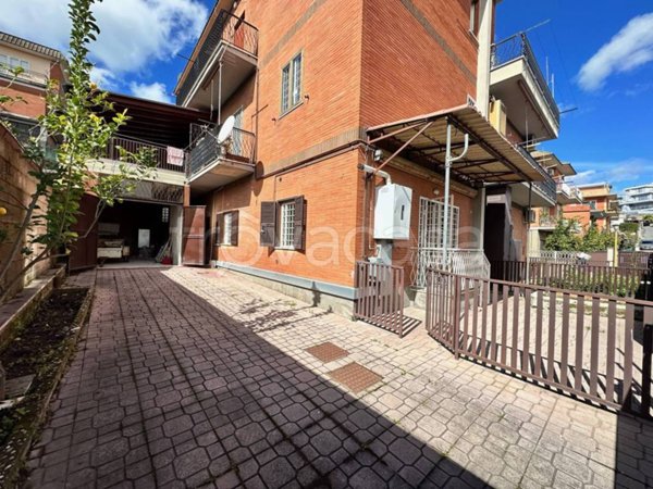appartamento in vendita a Roma in zona Massimina/Casal Lumbroso