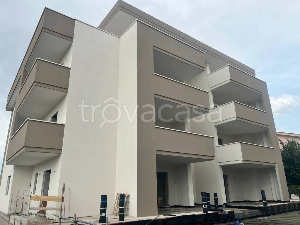 appartamento in vendita a Roma in zona Romanina