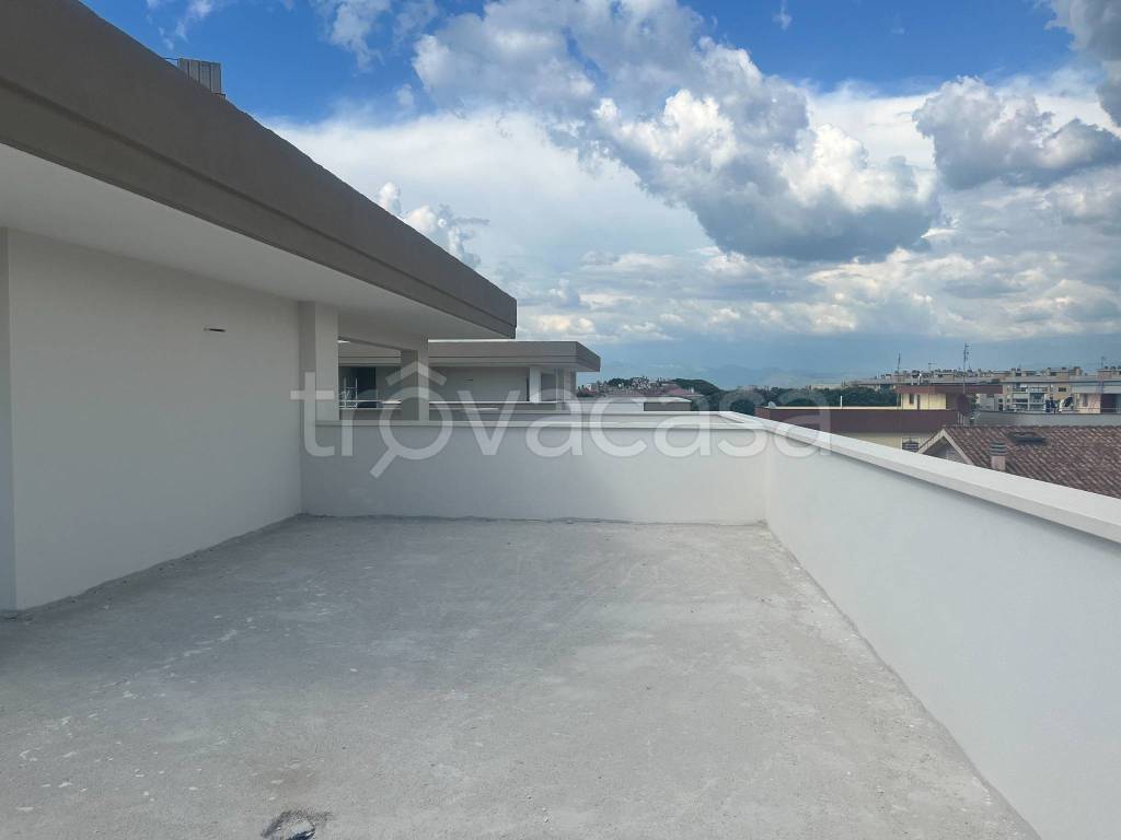 appartamento in vendita a Roma in zona Romanina