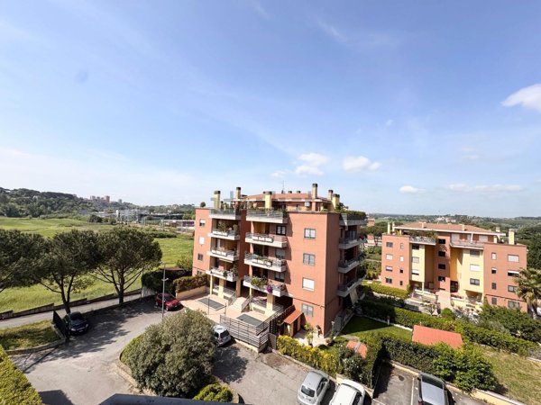 appartamento in vendita a Roma in zona Sette Bagni