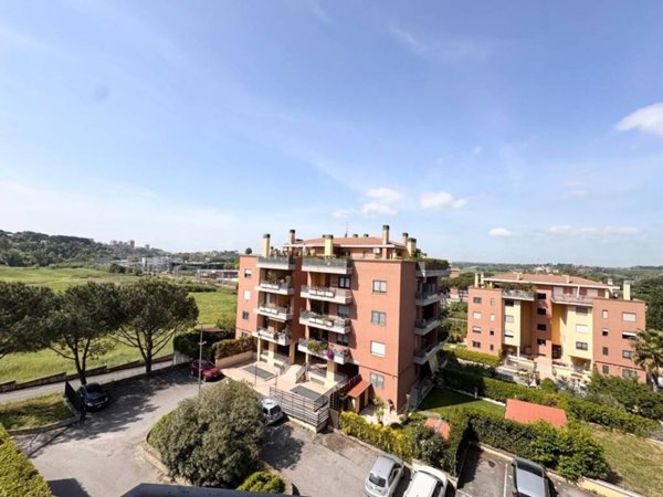 appartamento in vendita a Roma in zona Sette Bagni