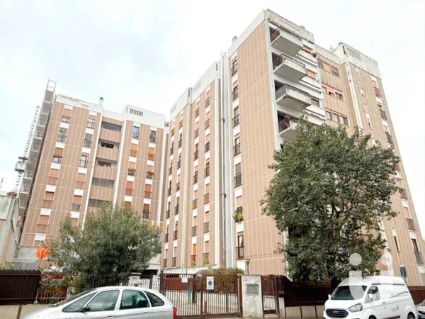 appartamento in vendita a Roma in zona Ardeatino