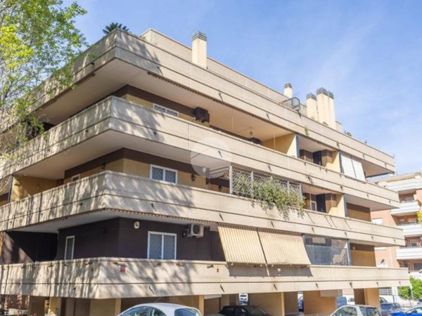 appartamento in vendita a Roma in zona Ponte di Nona