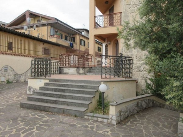 casa indipendente in vendita a Roma