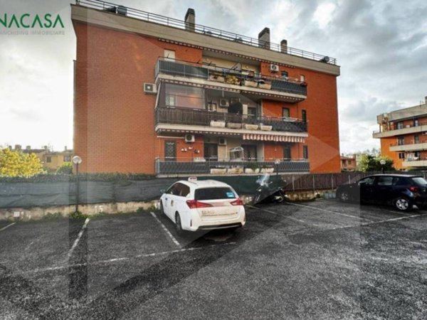 appartamento in vendita a Roma in zona Castelverde