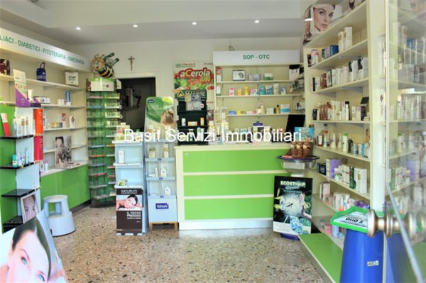 negozio in vendita a Roma in zona Ardeatino