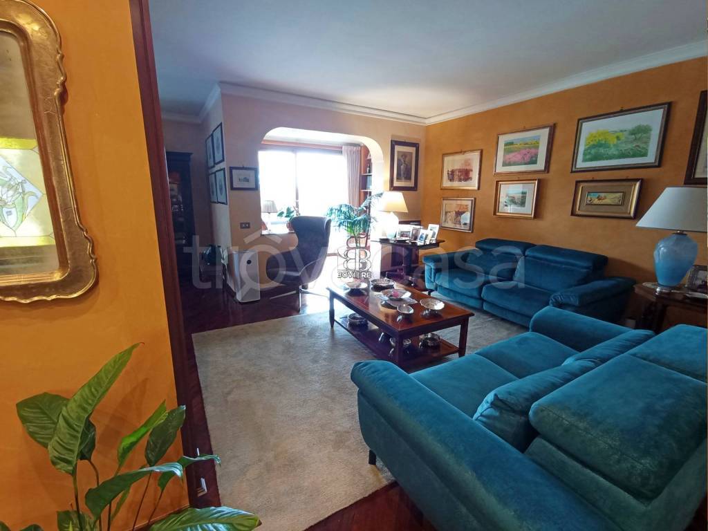 appartamento in vendita a Roma in zona Tor de' Cenci