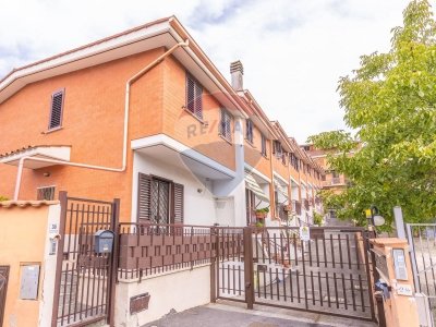 casa indipendente in vendita a Roma in zona Salario