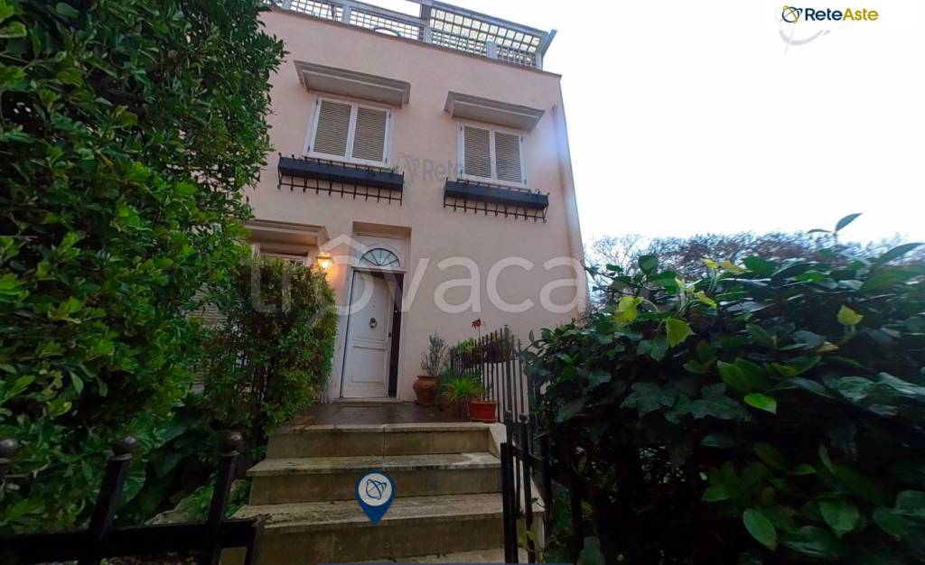 casa indipendente in vendita a Roma in zona Magliana Vecchia