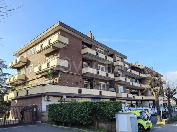 appartamento in vendita a Roma in zona Casal Morena