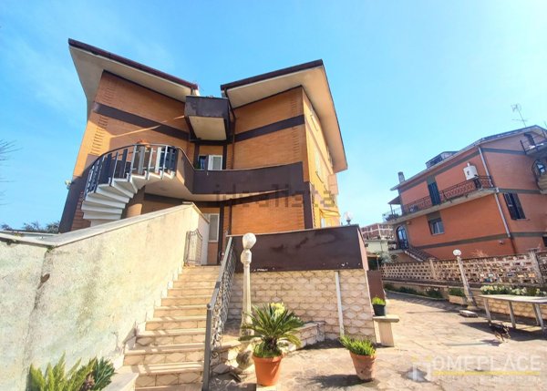 casa indipendente in vendita a Roma in zona Giuliano Dalmata