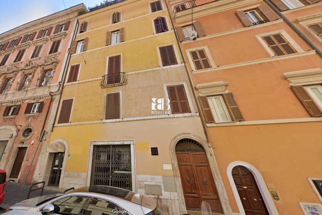 appartamento in vendita a Roma in zona Trevi-Colonna