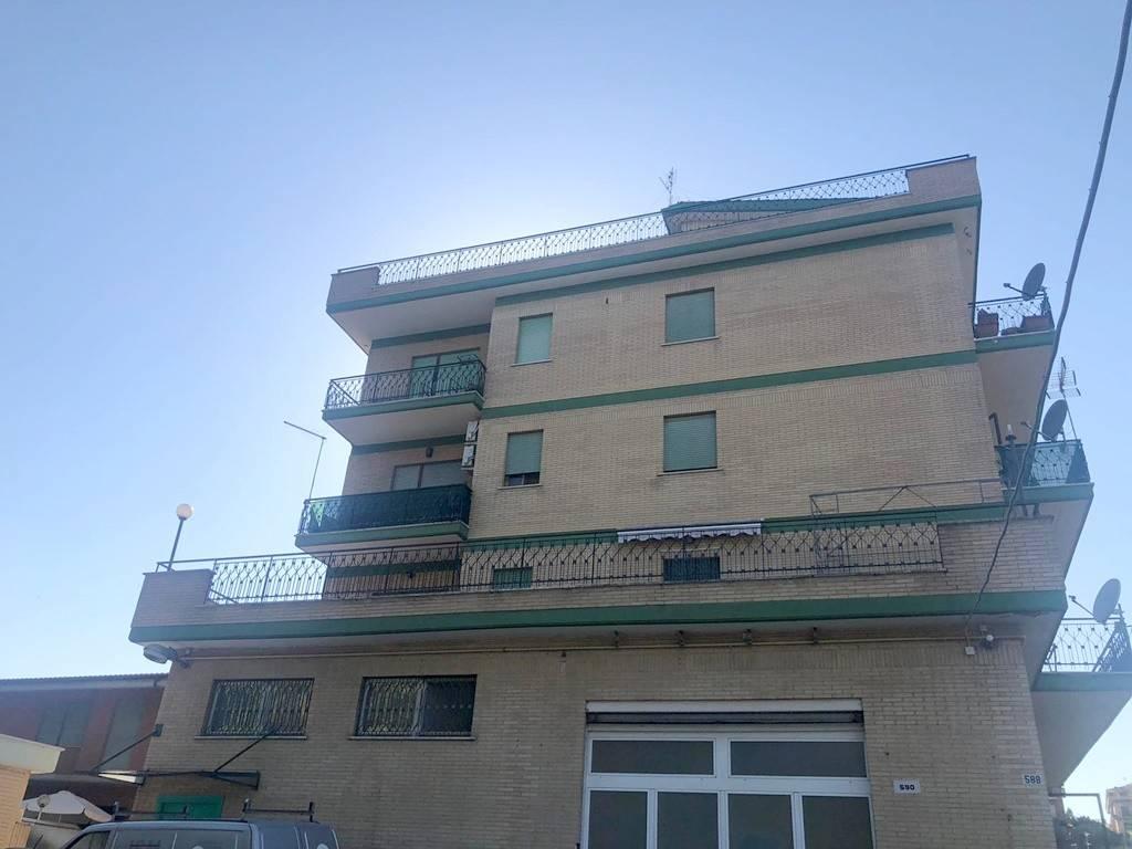 appartamento in vendita a Roma in zona Palmarola