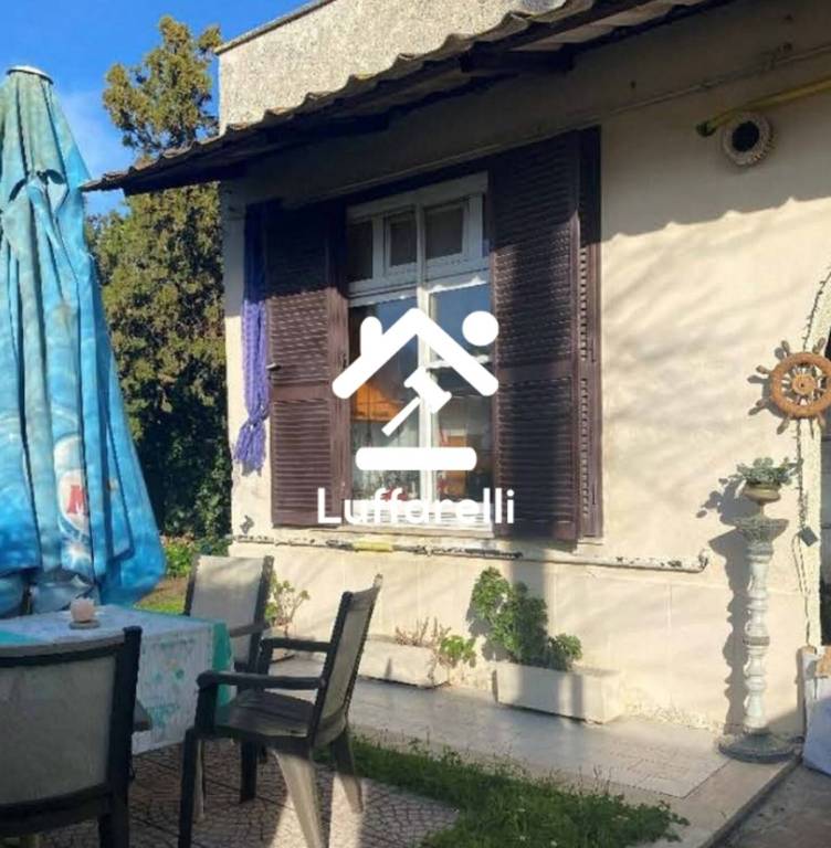 appartamento in vendita a Roma in zona Ostia Antica