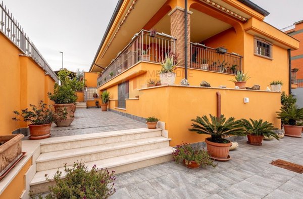 casa indipendente in vendita a Roma in zona Castelverde