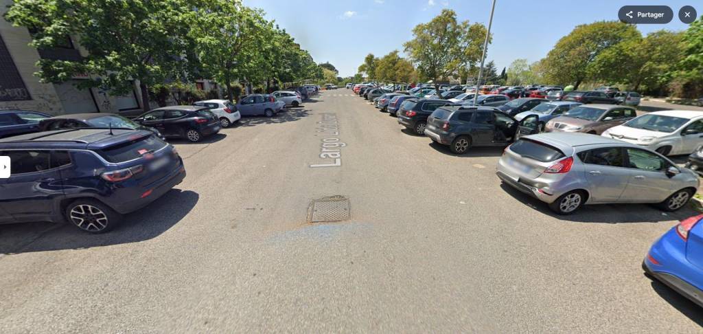 negozio in vendita a Roma in zona Spinaceto