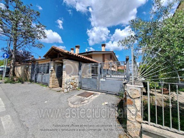 casa indipendente in vendita a Roma in zona Ponte di Nona