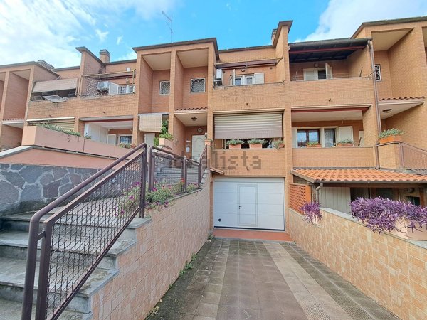 casa indipendente in vendita a Roma in zona Ottavia