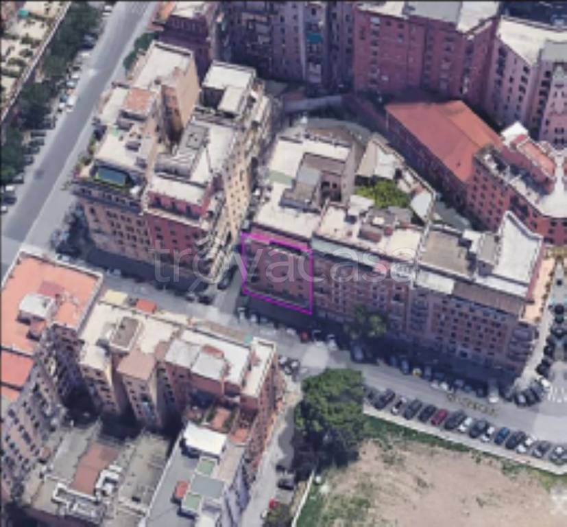 appartamento in vendita a Roma in zona Tuscolano