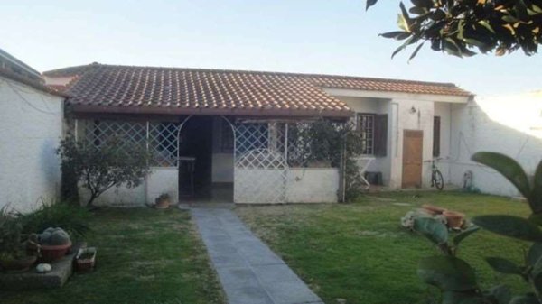 casa indipendente in vendita a Roma in zona Casal Palocco