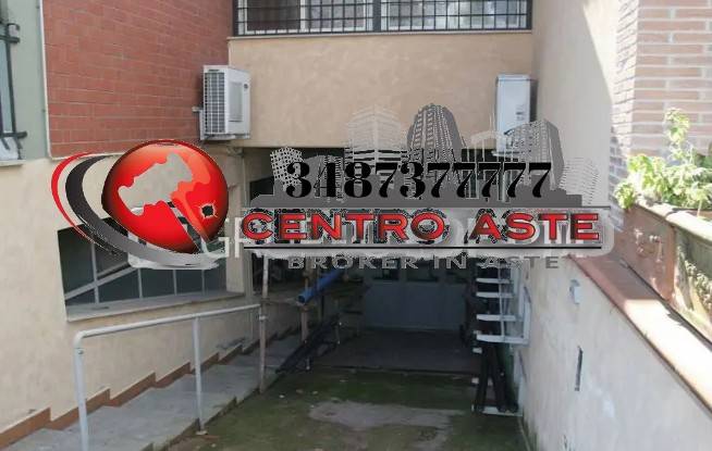 negozio in vendita a Roma in zona Ponte di Nona