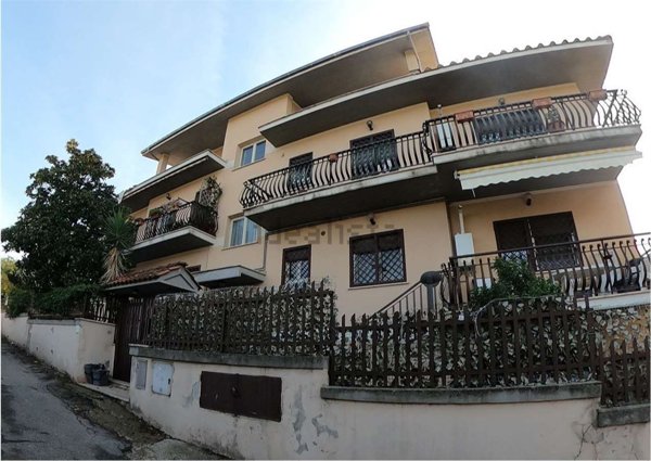 appartamento in vendita a Roma in zona Finocchio