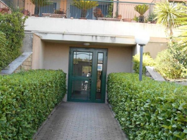 appartamento in vendita a Roma in zona Osteria del Curato