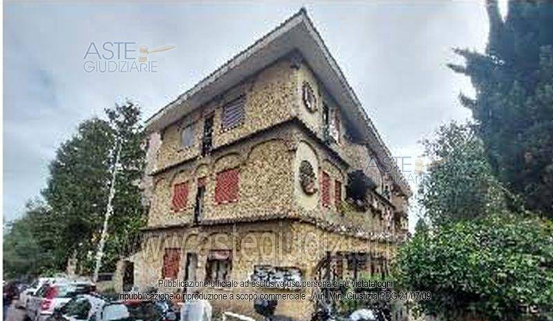 appartamento in vendita a Roma in zona Tomba di Nerone