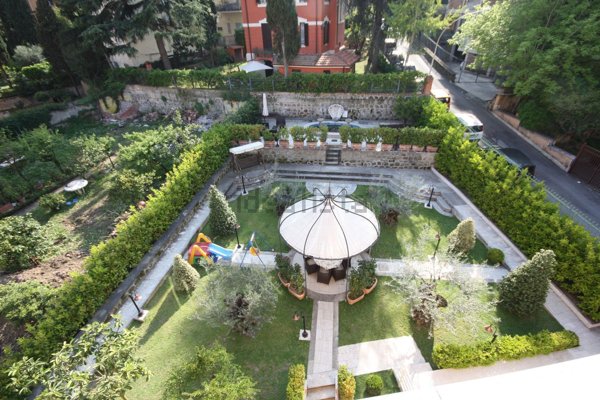 casa indipendente in vendita a Roma in zona Finocchio