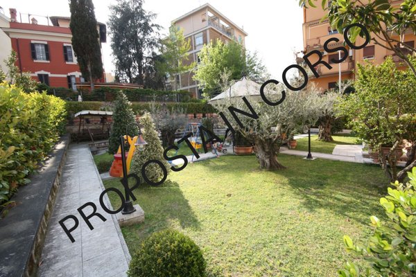 casa indipendente in vendita a Roma in zona Finocchio