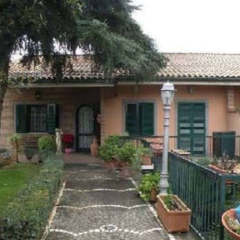 casa indipendente in vendita a Roma in zona Casal Morena