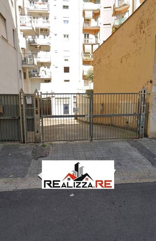 ufficio in vendita a Roma in zona Cinecittà
