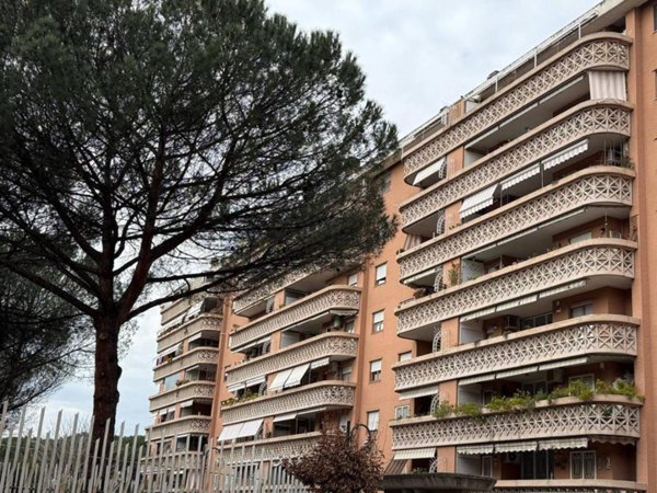 appartamento in vendita a Roma in zona Torre Gaia