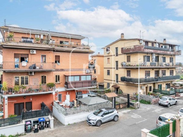 appartamento in vendita a Roma in zona Borghesiana