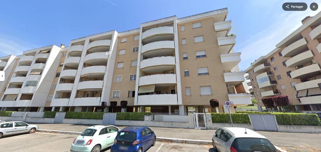 appartamento in vendita a Roma in zona Ponte di Nona