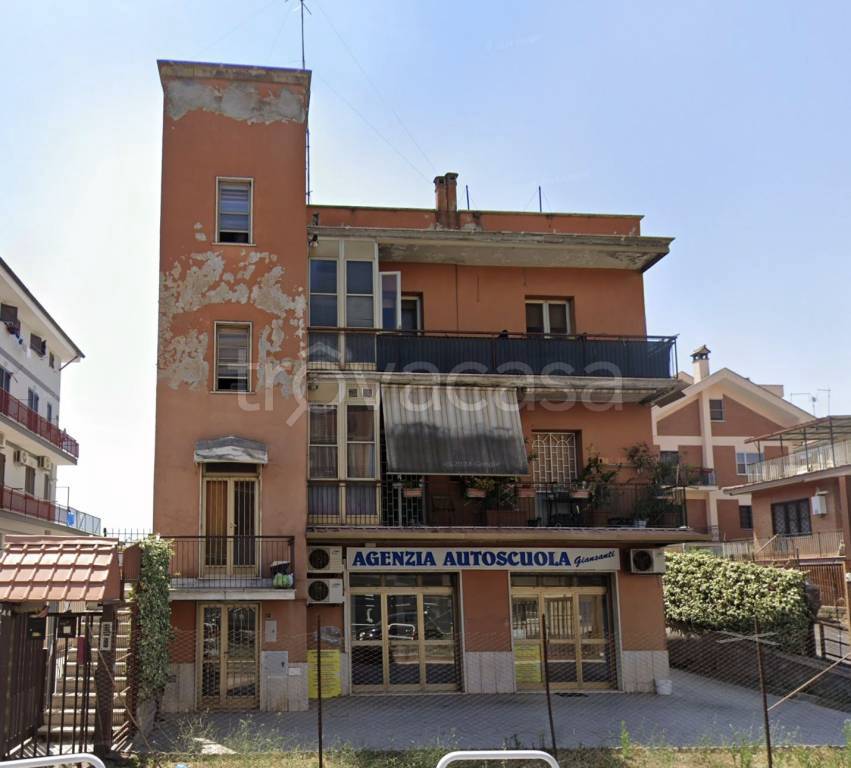 appartamento in vendita a Roma in zona Ponte di Nona