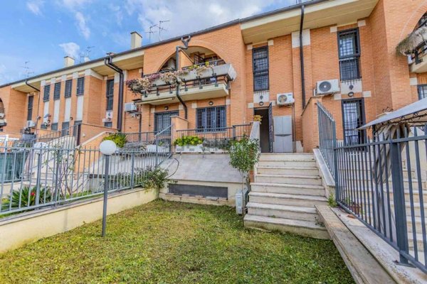 casa indipendente in vendita a Roma in zona Ponte di Nona