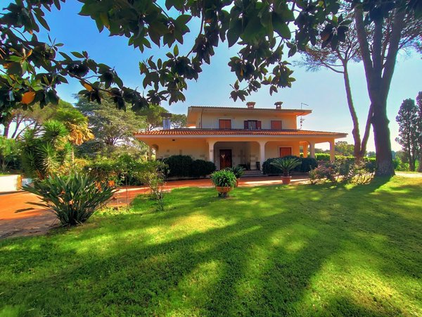 casa indipendente in vendita a Roma in zona Castel di Guido