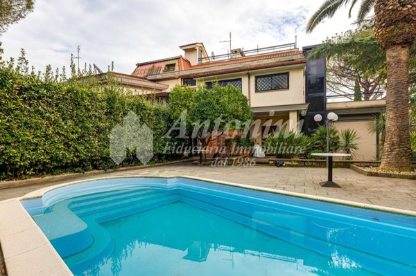casa indipendente in vendita a Roma in zona Pinciano