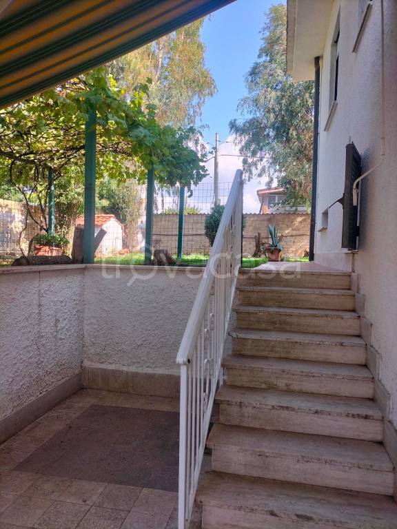 casa indipendente in vendita a Roma in zona Infernetto