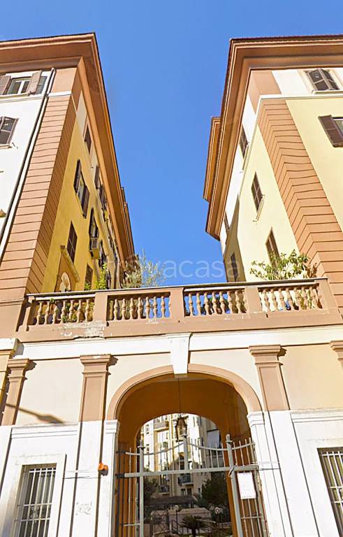 appartamento in vendita a Roma in zona Tuscolano