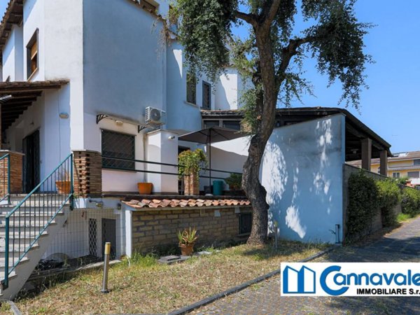 appartamento in vendita a Roma in zona Axa