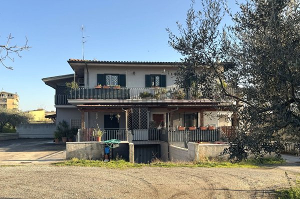 casa indipendente in vendita a Roma in zona Tor Bella Monaca