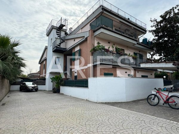 casa indipendente in vendita a Roma in zona Infernetto