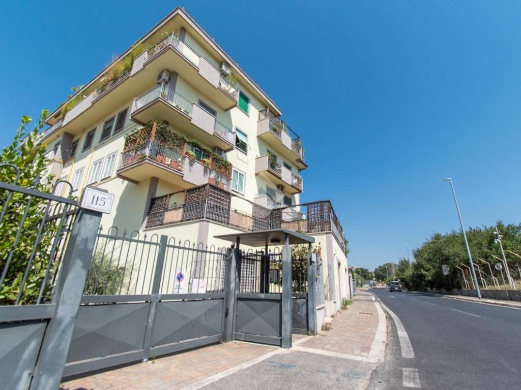 appartamento in vendita a Roma in zona Primavalle
