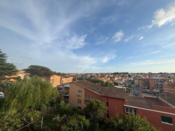appartamento in vendita a Roma in zona Acilia