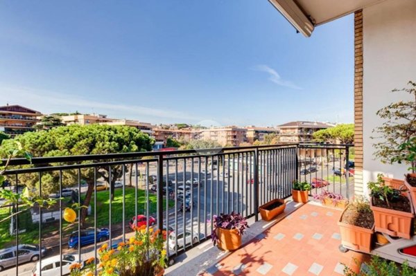 appartamento in vendita a Roma in zona Gianicolense