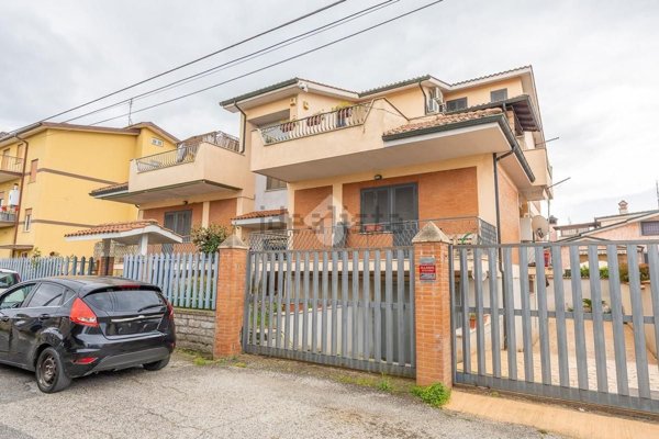 appartamento in vendita a Roma in zona Castelverde