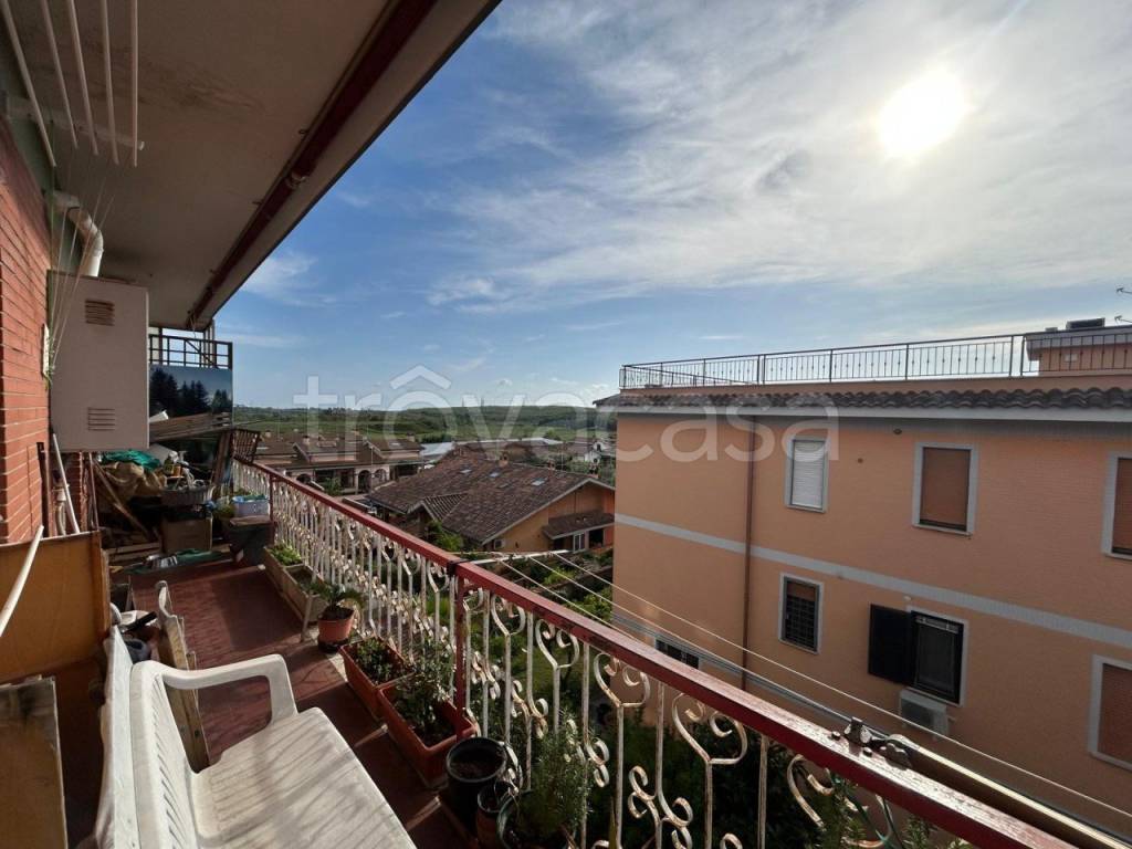 appartamento in vendita a Roma in zona Massimina/Casal Lumbroso
