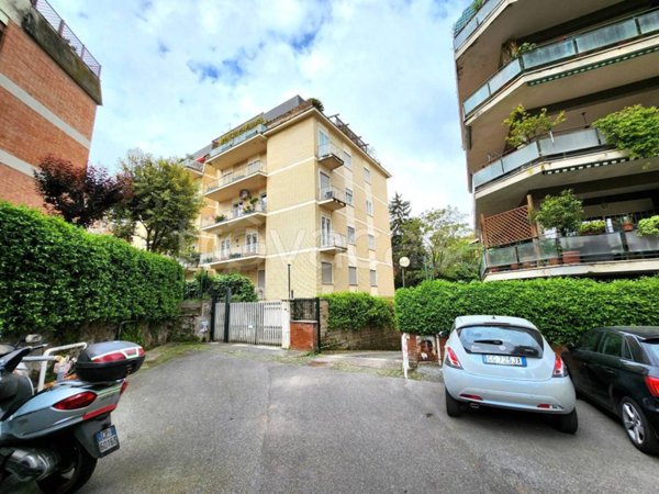 appartamento in vendita a Roma in zona Tomba di Nerone